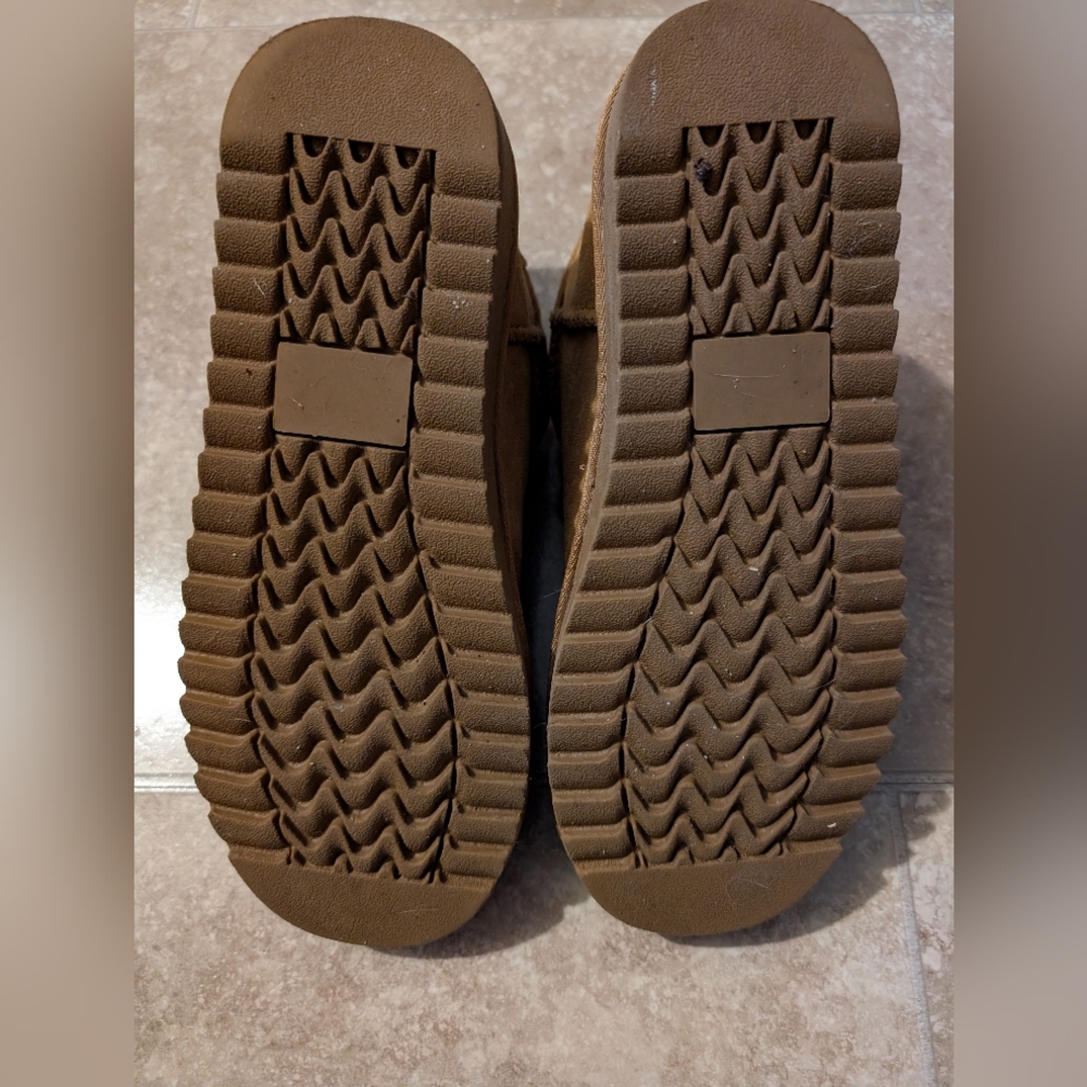 🤎 Steve Madden Faux Fur Lined Suede Booties - Picture 12 of 12